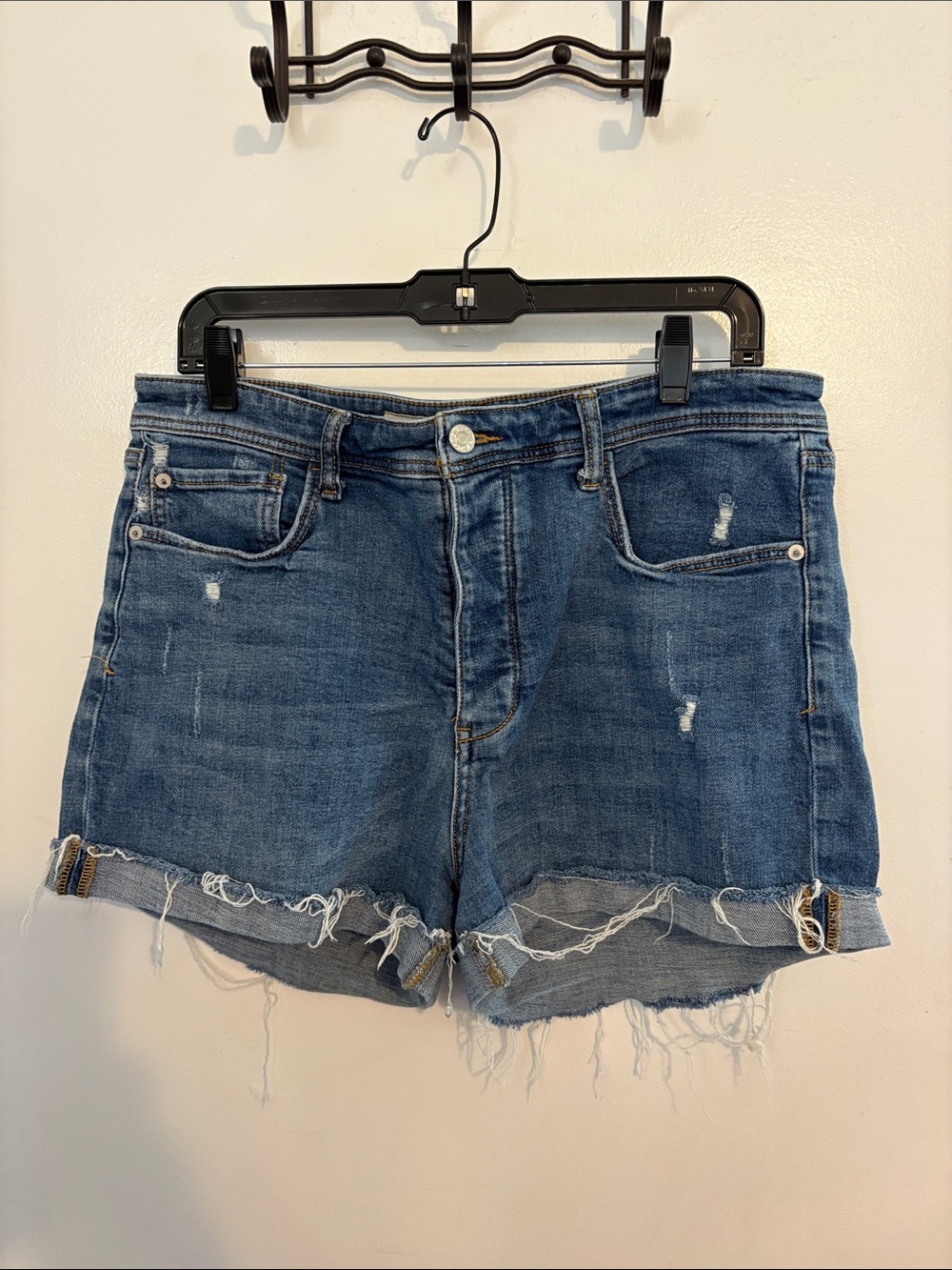 Pilcro Distressed Button Fly Denim Shorts 31 - Picture 3 of 7